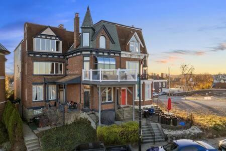 شقة Charming Studio-Panoramic View-Your Pittsburgh Sanctuary المظهر الخارجي الصورة